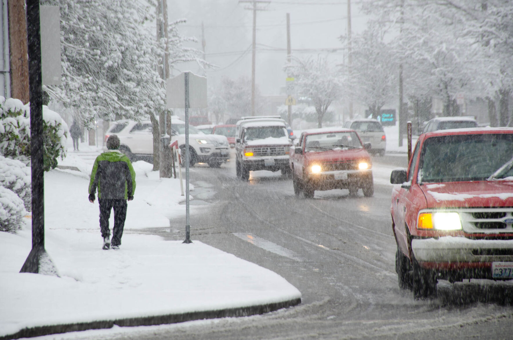 210218.news.snowday.er10.jpg